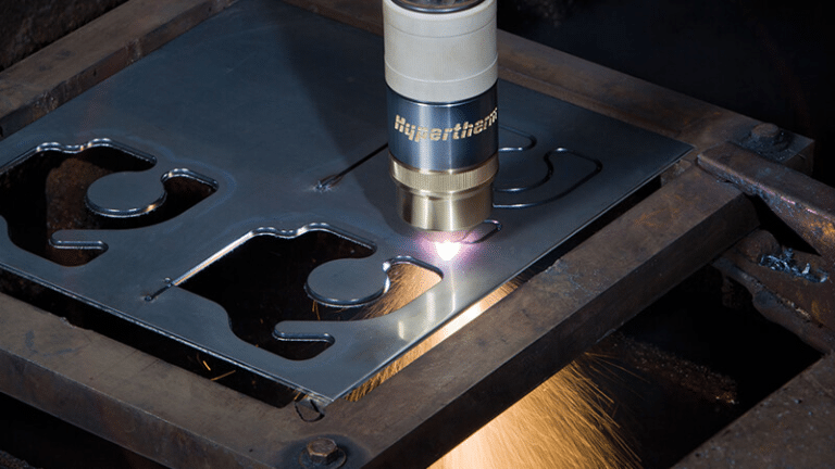 Oxicorte ou Corte Plasma: Entenda as Diferenças e Qual o Melhor Método para Chapas Espessas